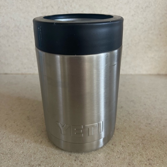 Yeti Other - YETI stainless steel Vacuum insulated Rambler Colster